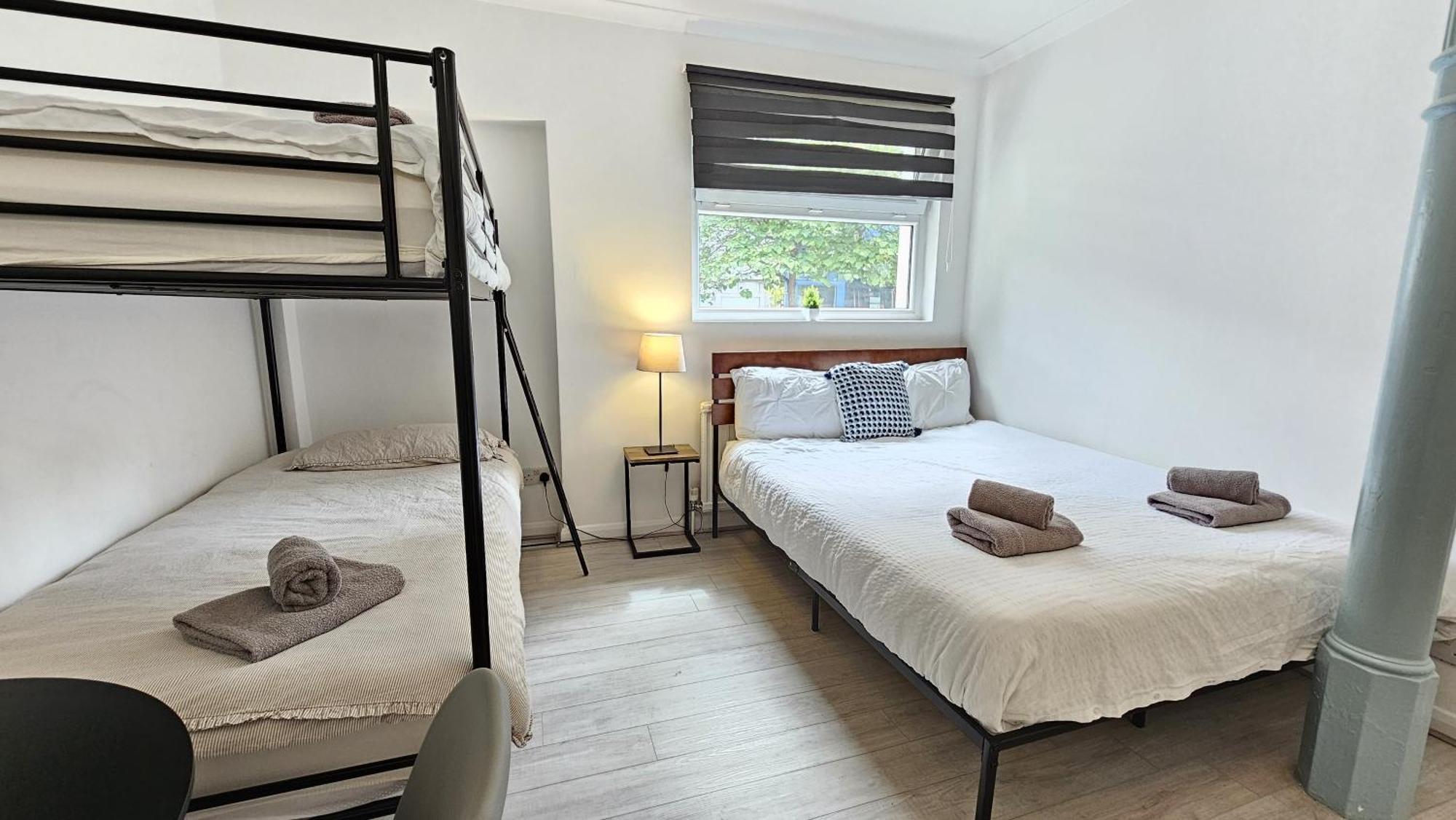 Newly Renovated & Ensuite Rooms! - Camberwell Apartment *