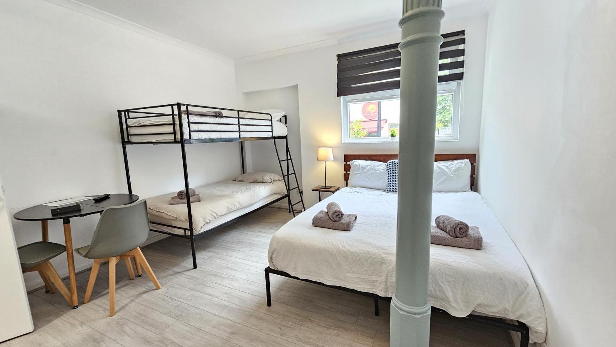 Newly Renovated & Ensuite Rooms! - Camberwell Apartment *